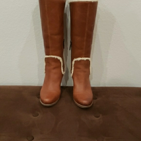 UGG Boots - Genuine Leather - Picture 2 of 14